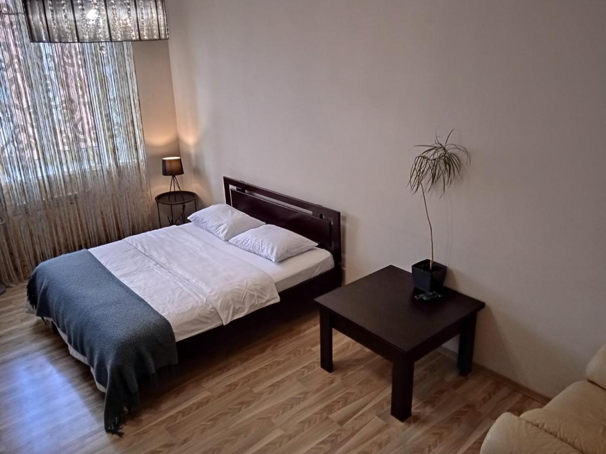 Appartamento Vip Квартира Подобово Центр, 2 Кімнати, Смарт Тв, Документи Rivne Esterno foto