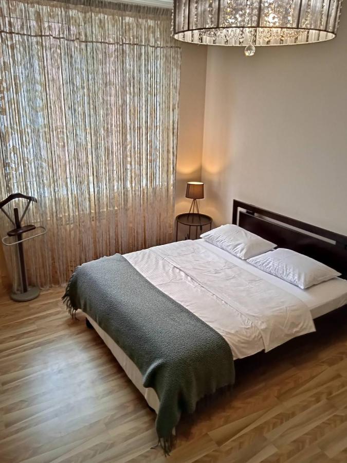 Appartamento Vip Квартира Подобово Центр, 2 Кімнати, Смарт Тв, Документи Rivne Esterno foto