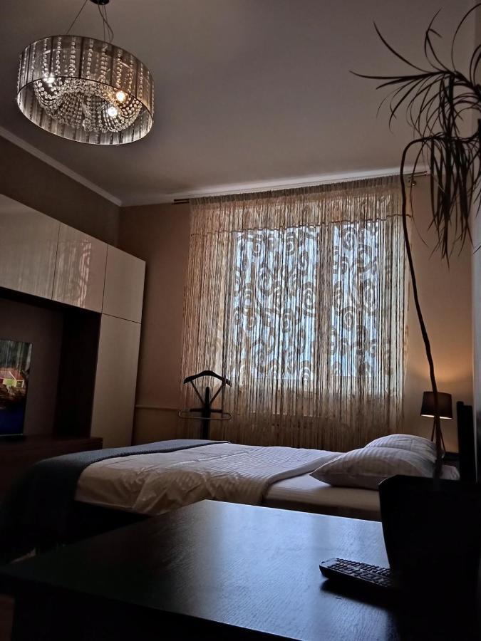 Appartamento Vip Квартира Подобово Центр, 2 Кімнати, Смарт Тв, Документи Rivne Esterno foto